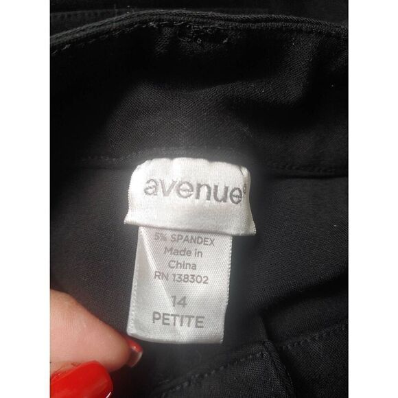 Avenue Women's PLUS PETITE Size 14P Black Cropped Jeggings Stretch Pants - Picture 2 of 7